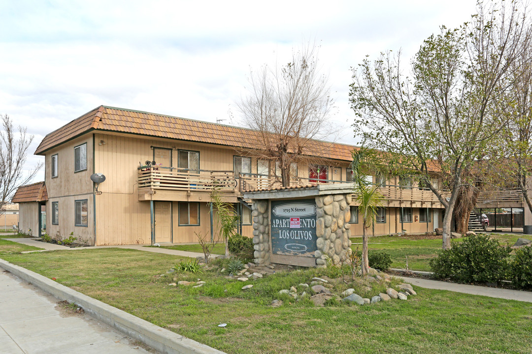 Los Olivos Apartments in Firebaugh, CA - Foto de edificio