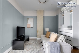 187 Kent Ave in Brooklyn, NY - Building Photo - Building Photo