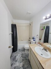 3815 Woodridge Terrace in Palm Springs, FL - Building Photo - Building Photo