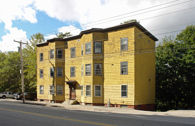 317 Main St in Auburn, ME - Foto de edificio - Building Photo