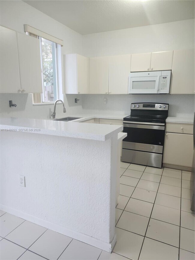 1412 SE 24th Ct in Homestead, FL - Building Photo - Building Photo