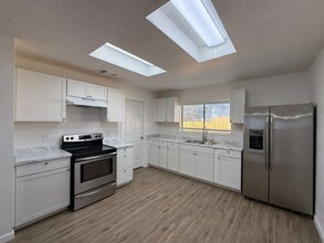 1015 Arrowhead Trail in San Antonio, TX - Foto de edificio - Building Photo