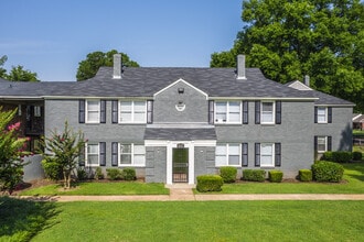Courtyard @ Waring Park in Memphis, TN - Building Photo - Building Photo