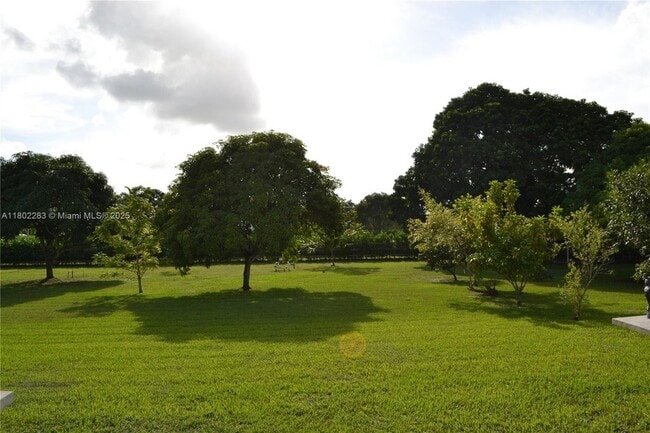 5425 SW 190th Ave in Southwest Ranches, FL - Foto de edificio - Building Photo