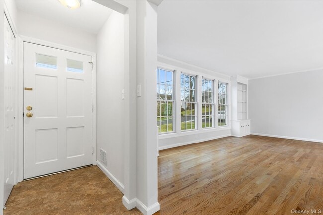 65 Reymont Ave in Rye, NY - Building Photo - Building Photo