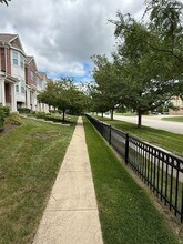 2528 Dunraven Ave in Naperville, IL - Building Photo - Building Photo