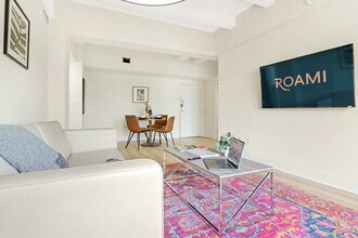 1300 Collins Ave in Miami Beach, FL - Building Photo - Building Photo