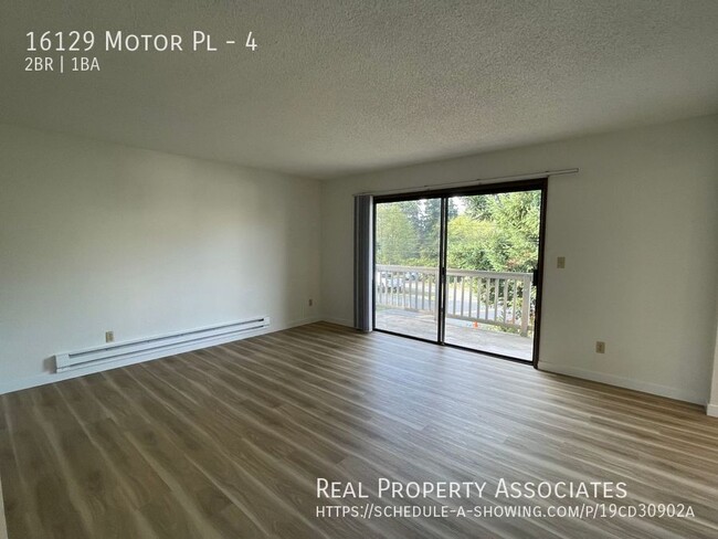 16129 Motor Pl in Lynnwood, WA - Building Photo - Building Photo