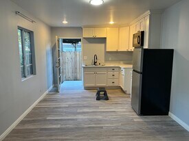 6006 Donna Ave in Los Angeles, CA - Building Photo