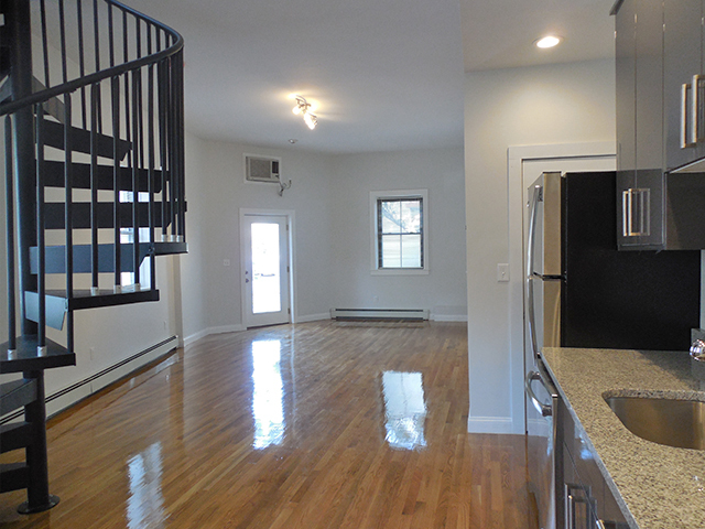 918 Cambridge St, Unit #918-01 in Cambridge, MA - Foto de edificio - Building Photo