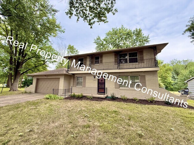 8903 Mastin St in Overland Park, KS - Building Photo - Building Photo