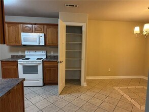 6294 W Copper Ridge Ln in Fayetteville, AR - Building Photo - Building Photo
