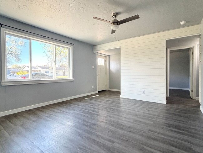 4542 W 5015 S in Kearns, UT - Building Photo - Building Photo