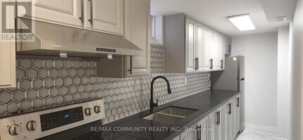 24 Sandham Crescent in Markham, ON - Building Photo - Building Photo