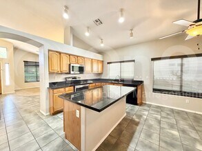 1523 E Black Diamond Dr in Gilbert, AZ - Building Photo - Building Photo