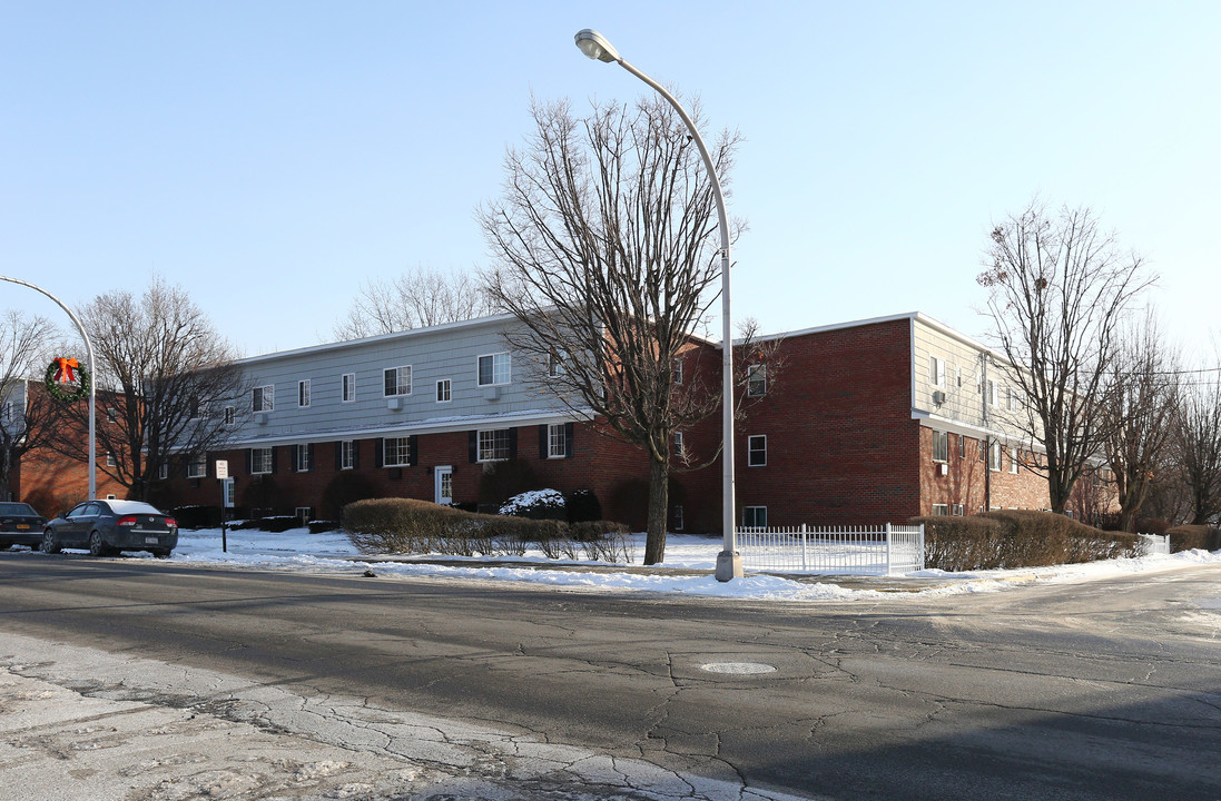 Kennedy Gardens in Mechanicville, NY - Building Photo