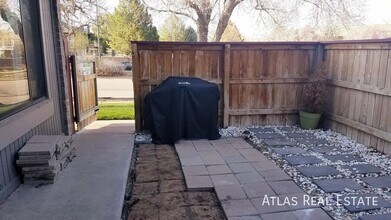 1101 S Yosemite Way in Denver, CO - Building Photo - Building Photo