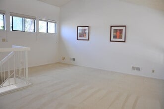 1040 Pizarro Ln in Foster City, CA - Building Photo - Building Photo