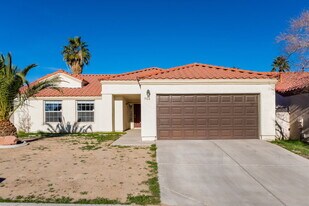 704 Colonnade Row Dr, Unit Upper in North Las Vegas, NV - Building Photo