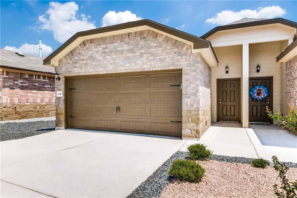 1114 Renee Way in Seguin, TX - Building Photo
