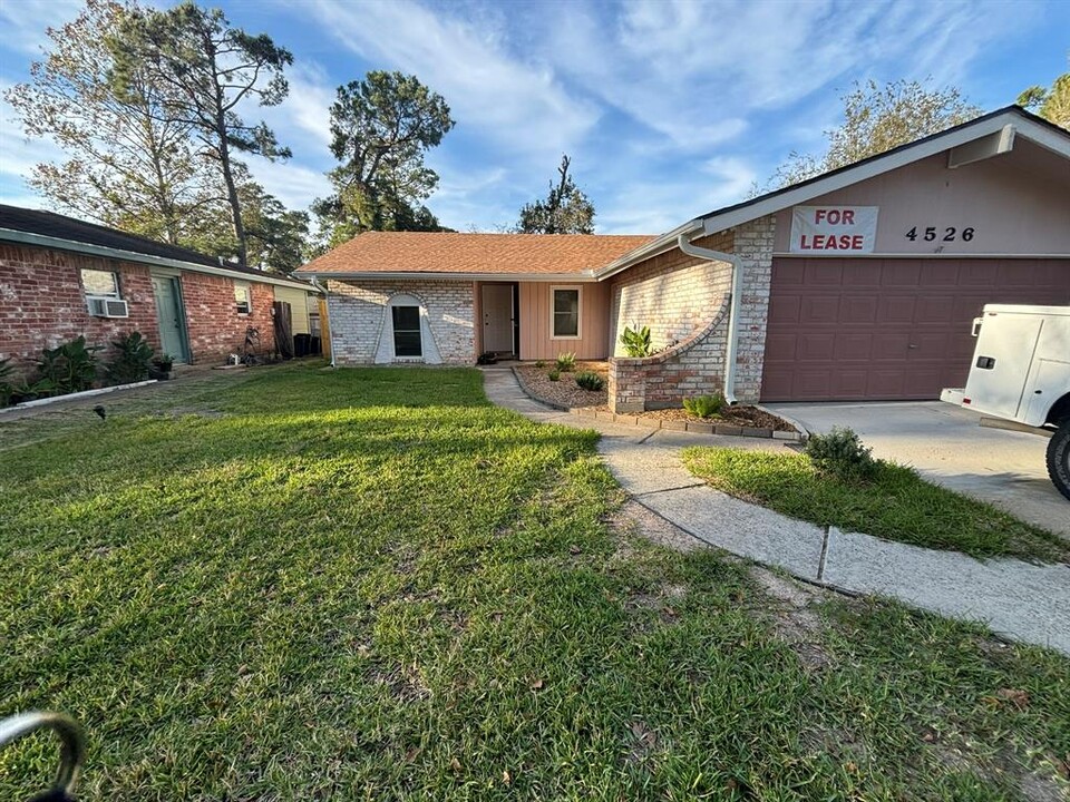 4526 McCleester Dr in Spring, TX - Building Photo