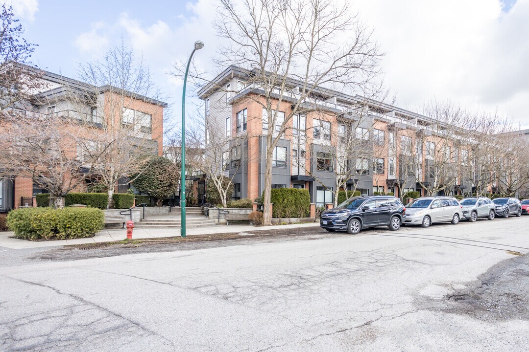 1875 Stainsbury Av in Vancouver, BC - Building Photo