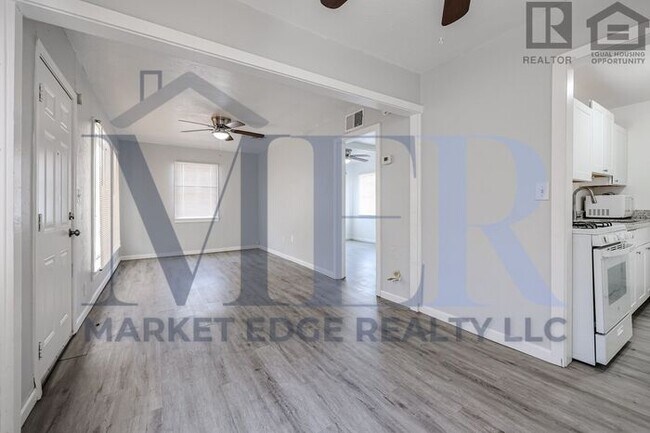 property at 3315 E Cambridge Ave