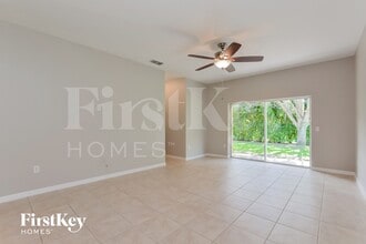 4087 Fitzroy Reef Dr in Mims, FL - Building Photo - Building Photo