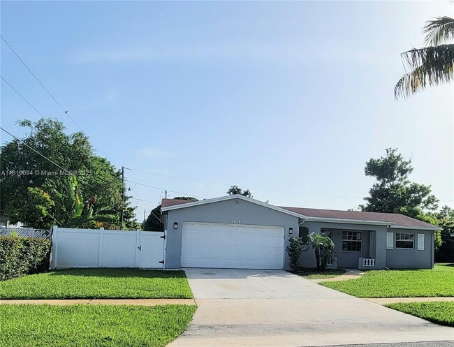 1814 Oakmount Dr in West Palm Beach, FL - Building Photo - Building Photo