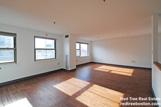 5 Pine St in Boston, MA - Building Photo - Building Photo