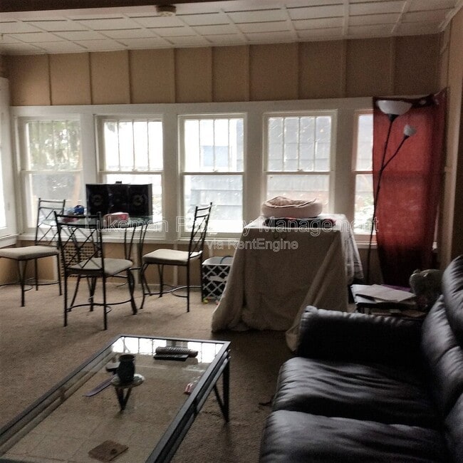 720 Village St in Kalamazoo, MI - Building Photo - Building Photo