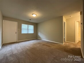 201 Arthur Dr in Thomasville, NC - Building Photo - Building Photo