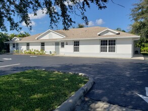 1916 Santa Barbara Blvd in Cape Coral, FL - Building Photo - Building Photo