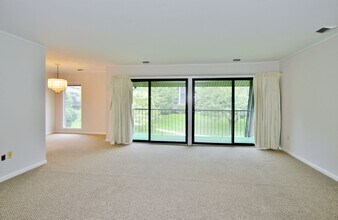 249 Hamilton Ave in Stamford, CT - Foto de edificio - Building Photo