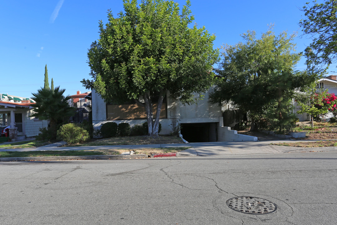 1001 Orange Grove Ave in Glendale, CA - Building Photo