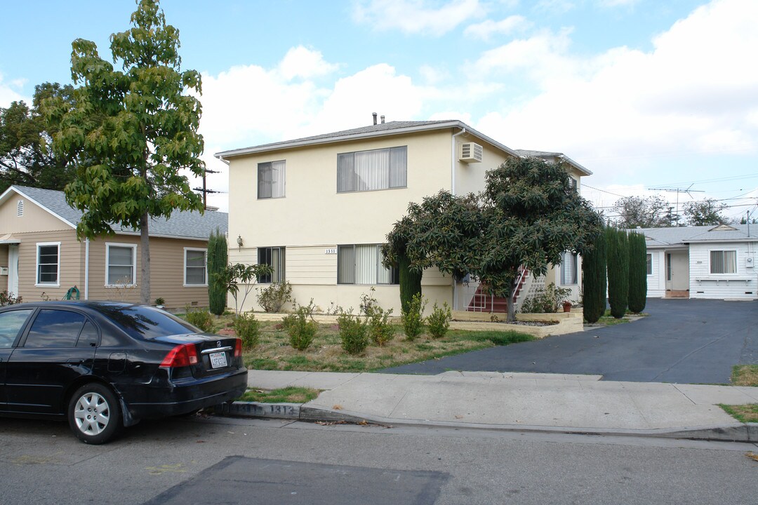 1311 E Garfield Ave in Glendale, CA - Building Photo