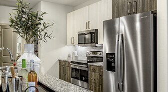 7100 Uvalde Rd in Houston, TX - Building Photo