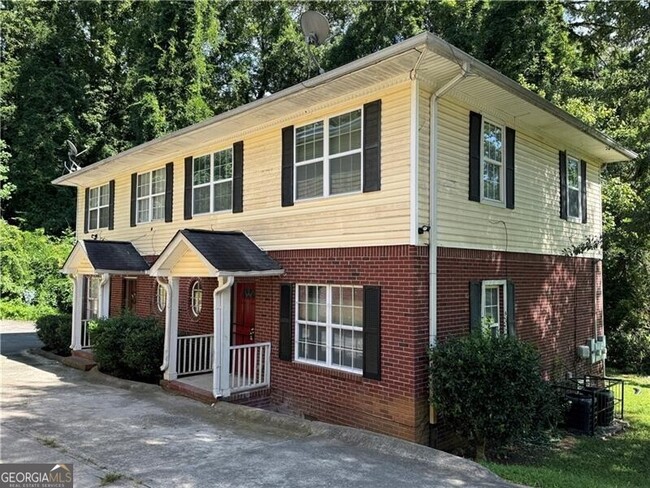 property at 24 S Eugenia Pl NW