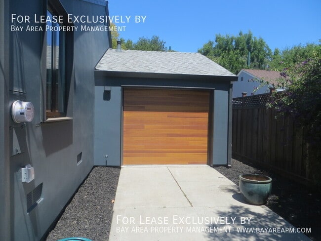 1016 McCue Ave in San Carlos, CA - Building Photo - Building Photo