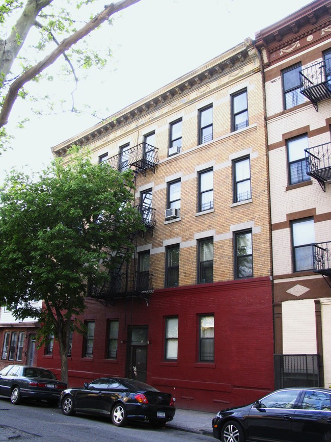 2454 Hughes Ave in Bronx, NY - Foto de edificio - Building Photo