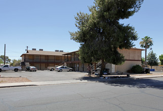 143 S Doran St in Mesa, AZ - Foto de edificio - Building Photo