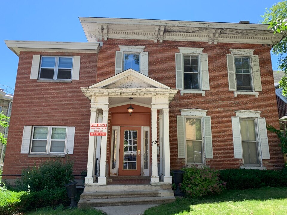 The Badger Den Apartments on Gilman in Madison, WI - Building Photo