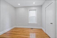 35 Newport St photo'