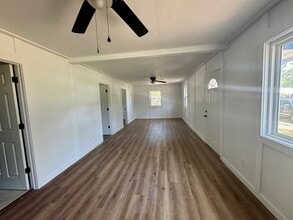 496 Ave A in Eastpoint, FL - Building Photo - Building Photo