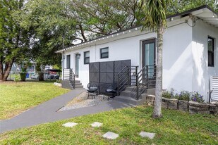 98 NW 52nd St in Miami, FL - Building Photo