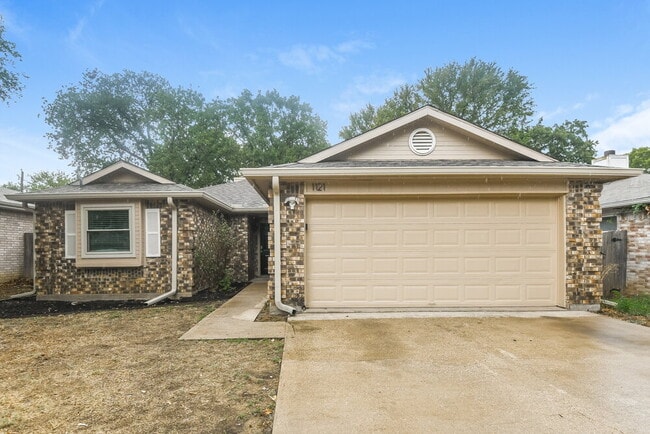 property at 1121 Cardinal Oaks Dr