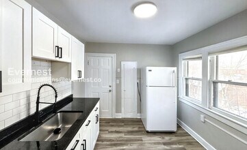 466 E Oakland Ave in Columbus, OH - Building Photo - Building Photo