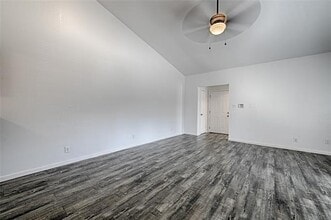 8545 Midpark Rd in Dallas, TX - Foto de edificio - Building Photo