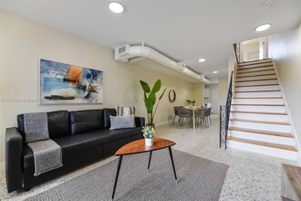 1001 NE 80 St in Miami, FL - Building Photo - Building Photo