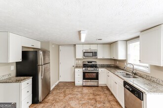 3618 Chinaberry Ln in Snellville, GA - Building Photo - Building Photo